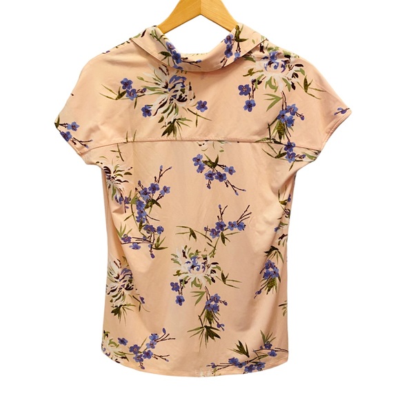 ⭐️ H BY HALSTON Pink Floral Jersey Jet-Set Button Down - Picture 2 of 7